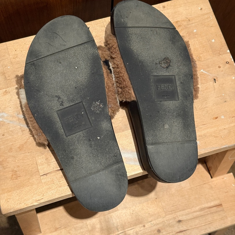 Fendi Shearling Slides - Picture 5 of 6